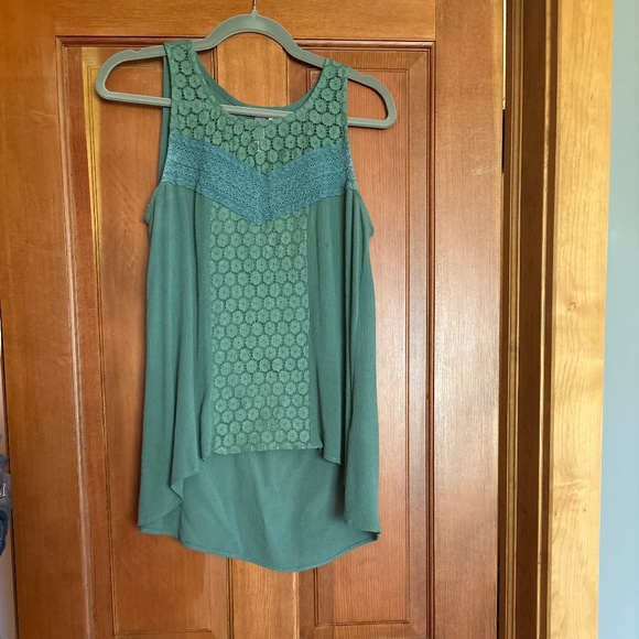 Francesca’s sage green lace high-low tunic top - Picture 1 of 4